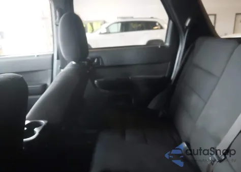 2009 Ford Escape Xlt z USA, uszkodzony, nr VIN 1FMCU03G39KC39954